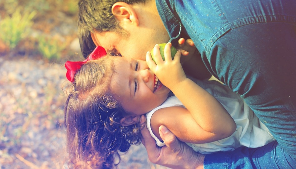 5 Beispiele, wie Väter ihre Töchter positiv beeinflussen